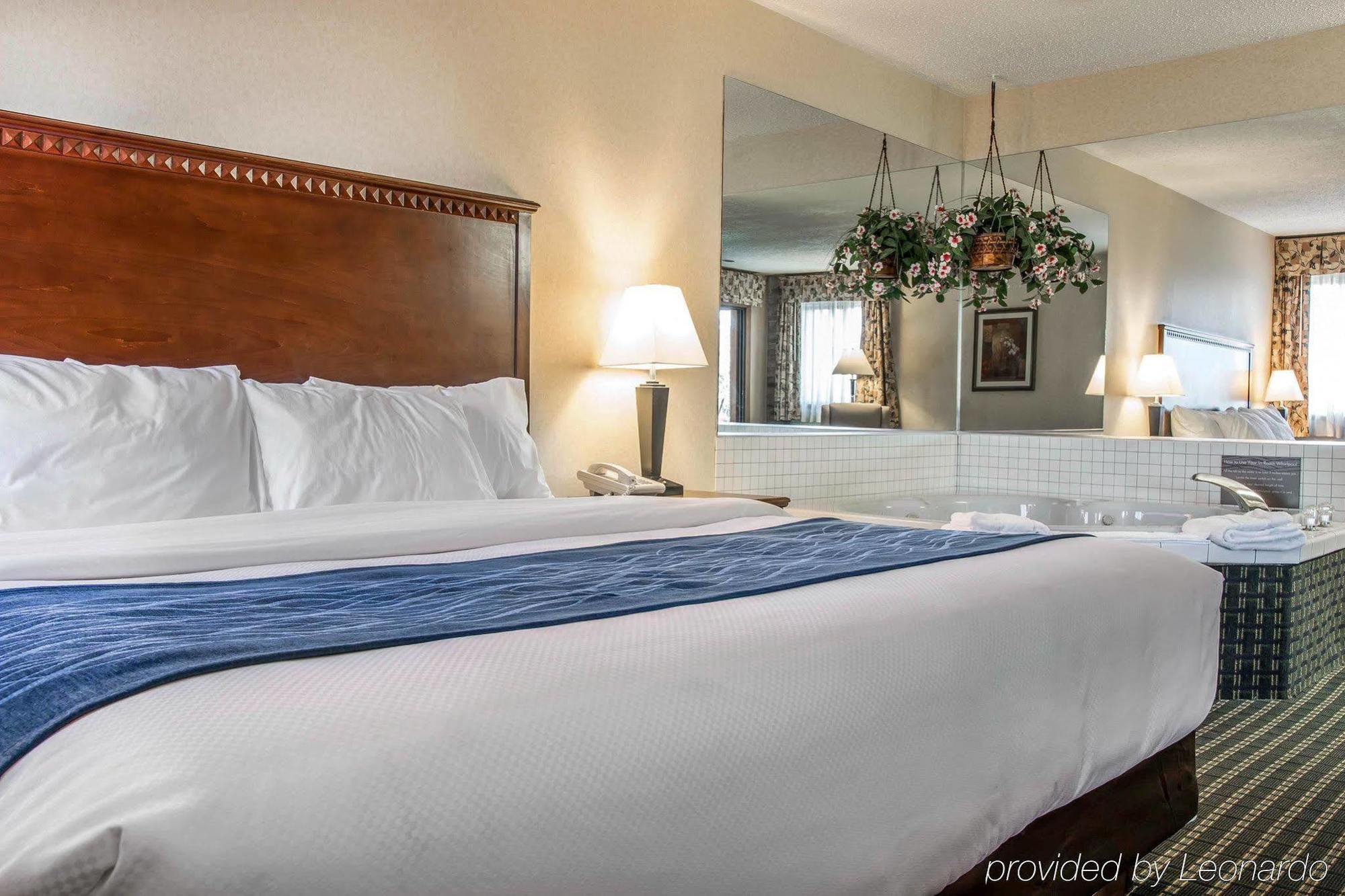 Quality Inn Marshall Near I-69 Exteriör bild