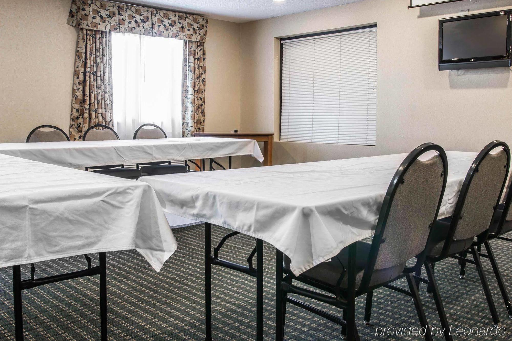 Quality Inn Marshall Near I-69 Exteriör bild