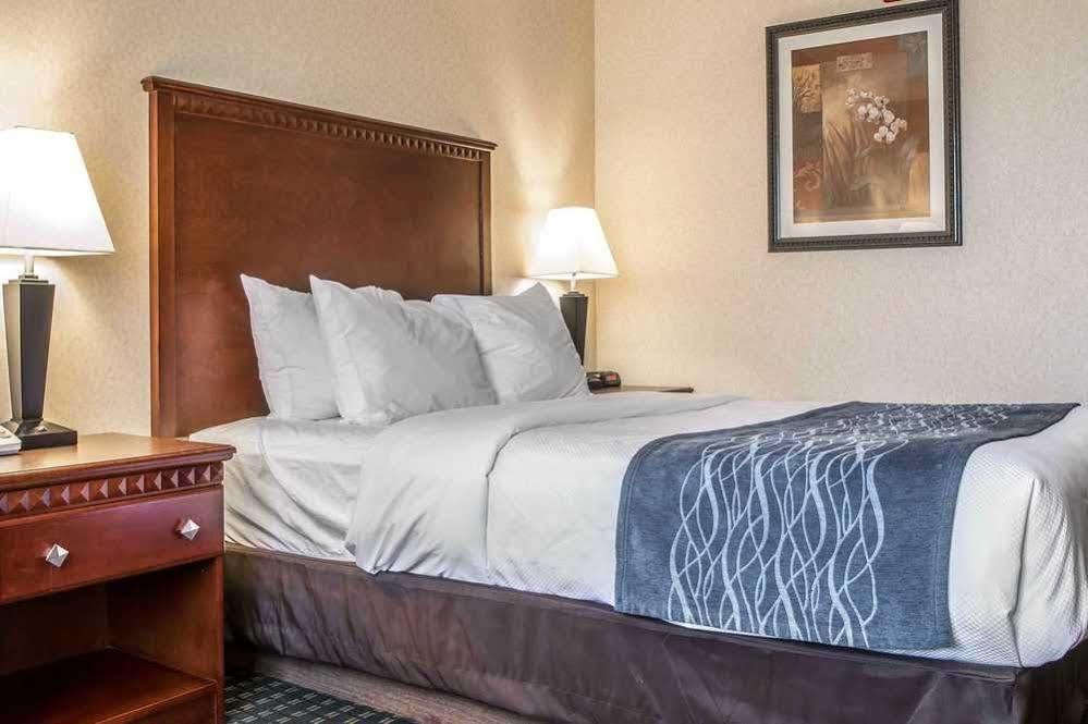 Quality Inn Marshall Near I-69 Exteriör bild