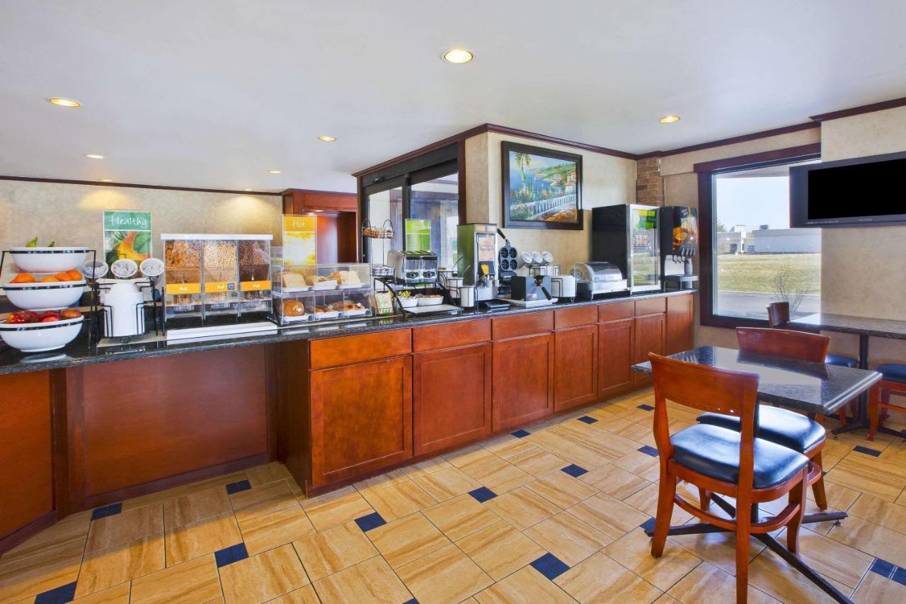 Quality Inn Marshall Near I-69 Exteriör bild