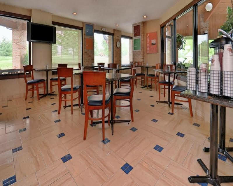 Quality Inn Marshall Near I-69 Exteriör bild